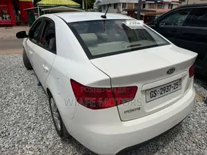 Kia Forte EX Sedan 2012 White