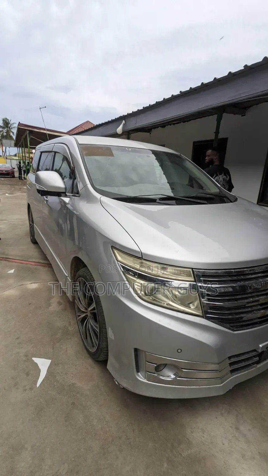 Nissan Grand 2014 Silver