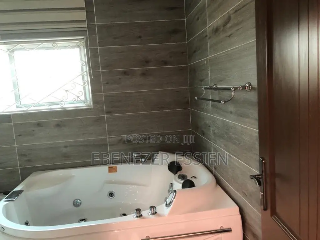 Furnished 4bdrm House in Amrahia for sale