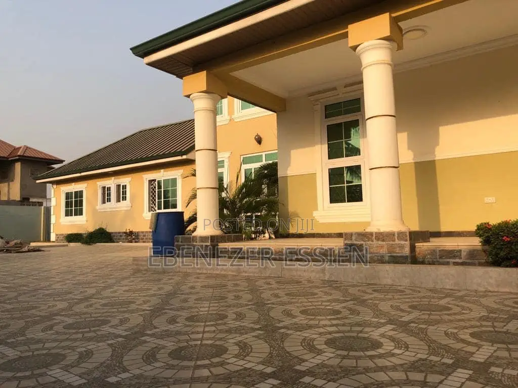 Furnished 4bdrm House in Amrahia for sale