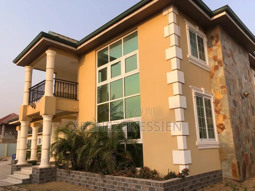 Furnished 4bdrm House in Amrahia for sale
