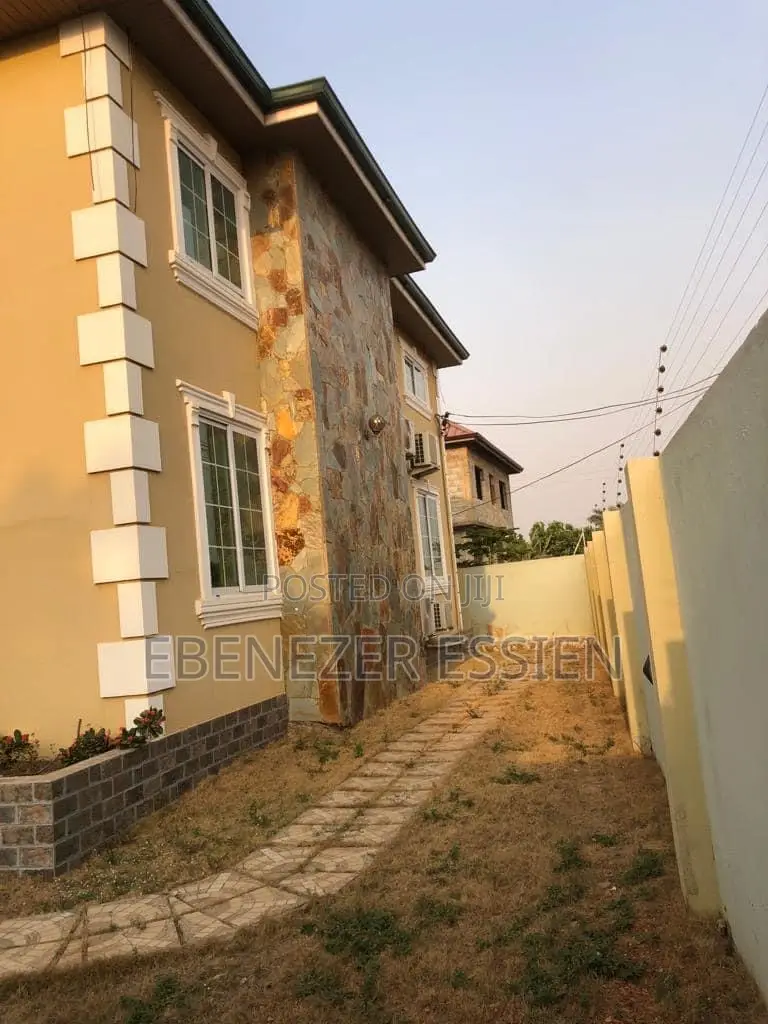 Furnished 4bdrm House in Amrahia for sale