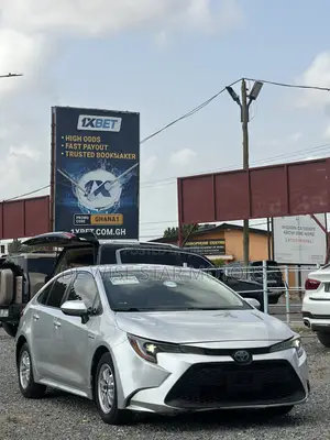 Toyota Corolla SE (1.8L 4cyl 2A) 2019 Silver