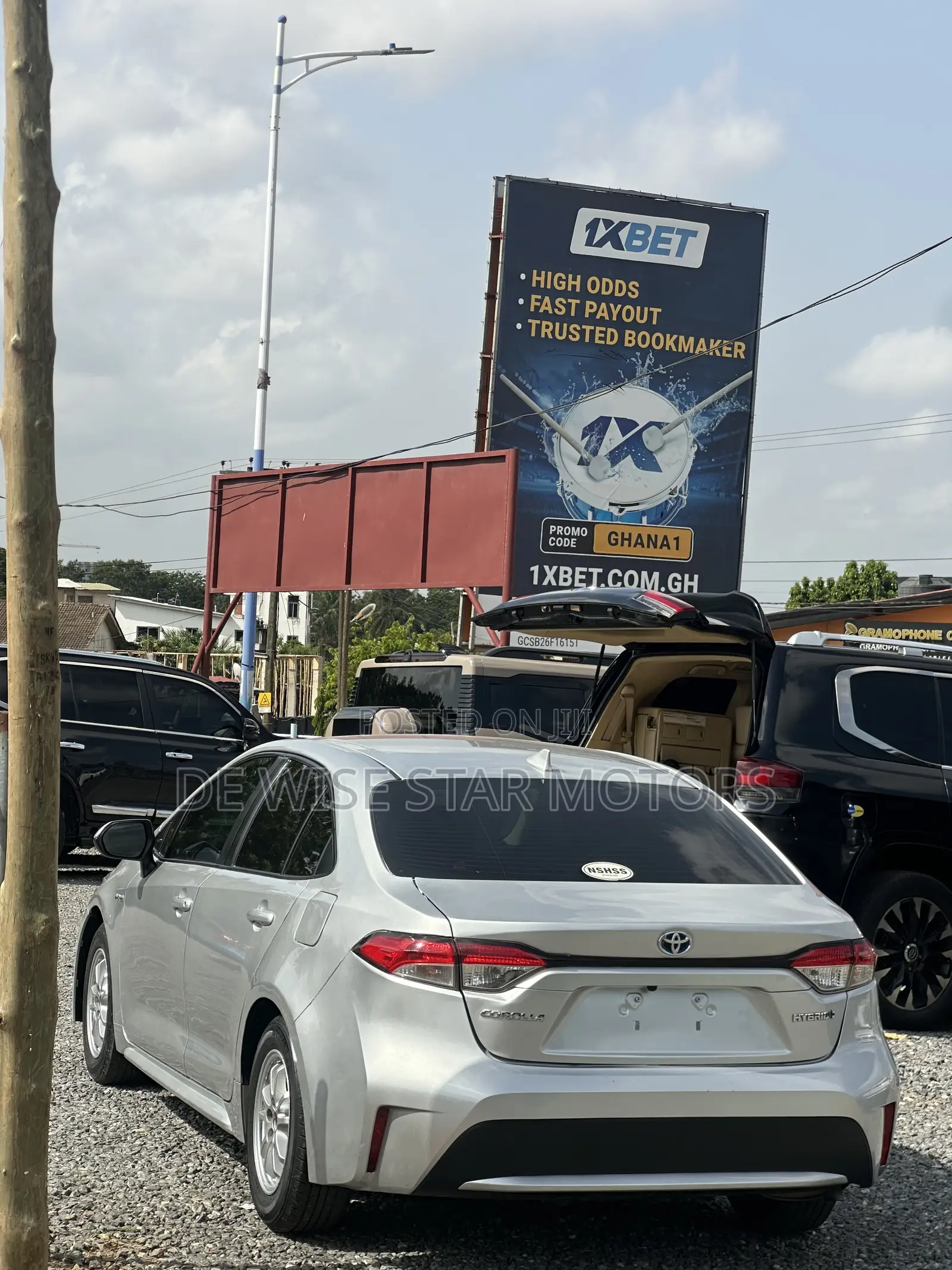 Toyota Corolla SE (1.8L 4cyl 2A) 2019 Silver