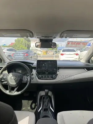 Toyota Corolla SE (1.8L 4cyl 2A) 2019 Silver