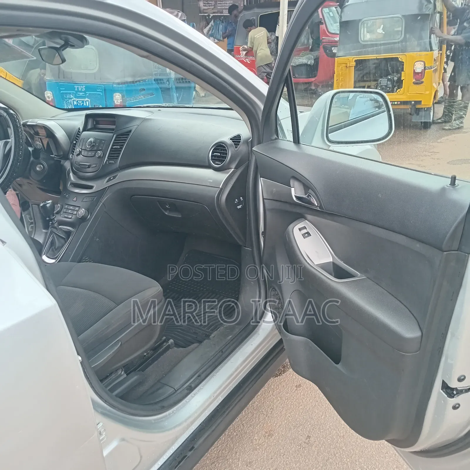 Chevrolet Orlando 2016 Silver