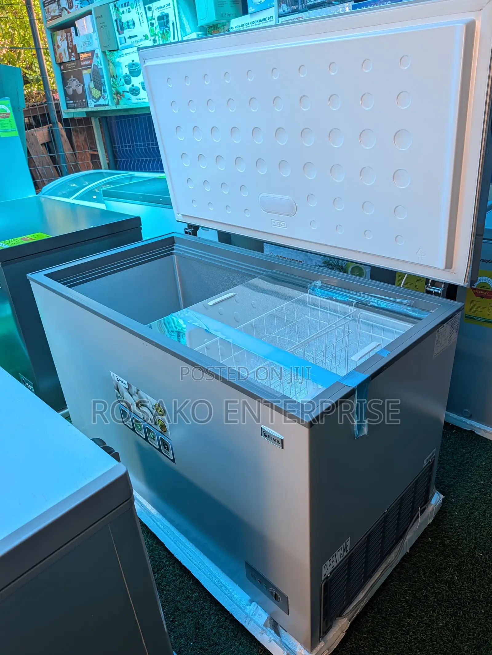 Pearl 4600 Chest Freezer *380l* *Ghc4700*