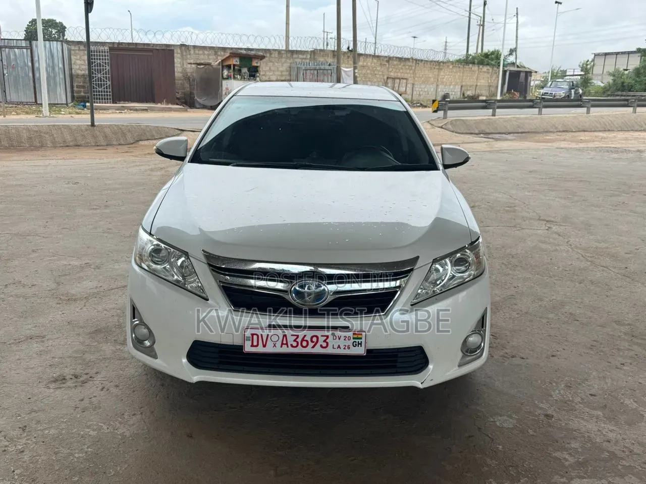 Toyota Camry LE 4dr Sedan (2.5L 4cyl 6A) 2013 Pearl
