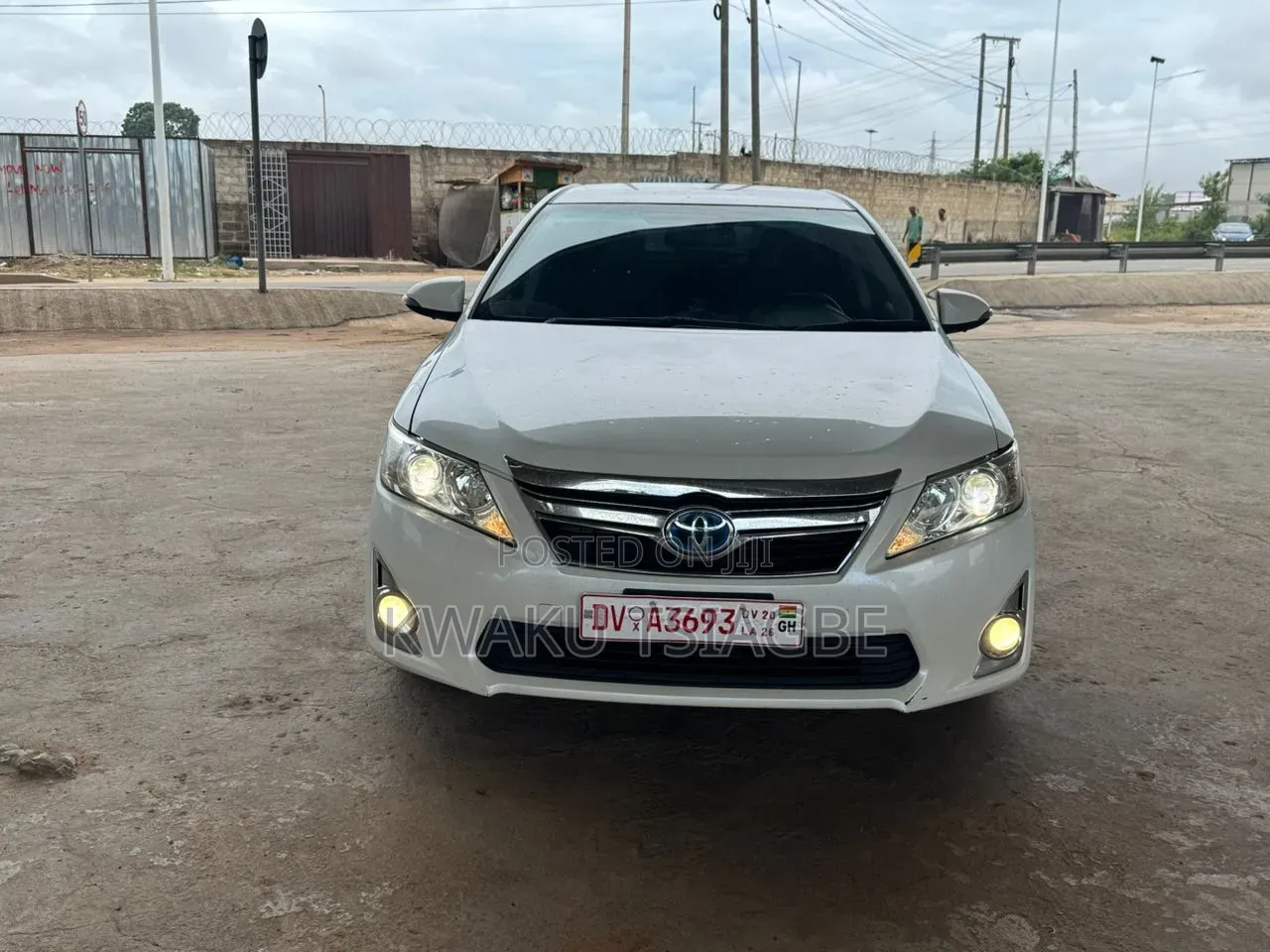 Toyota Camry LE 4dr Sedan (2.5L 4cyl 6A) 2013 Pearl