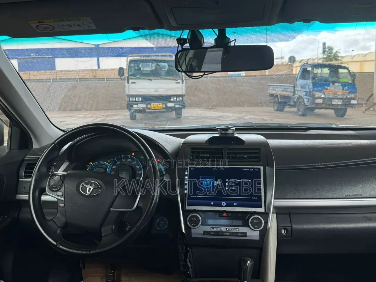 Toyota Camry LE 4dr Sedan (2.5L 4cyl 6A) 2013 Pearl