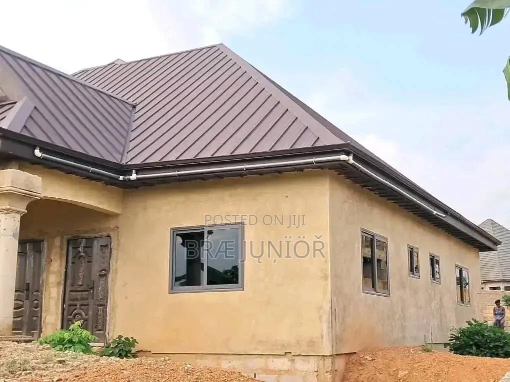 4 Bedroom House for Sale With Laundry and Store Room