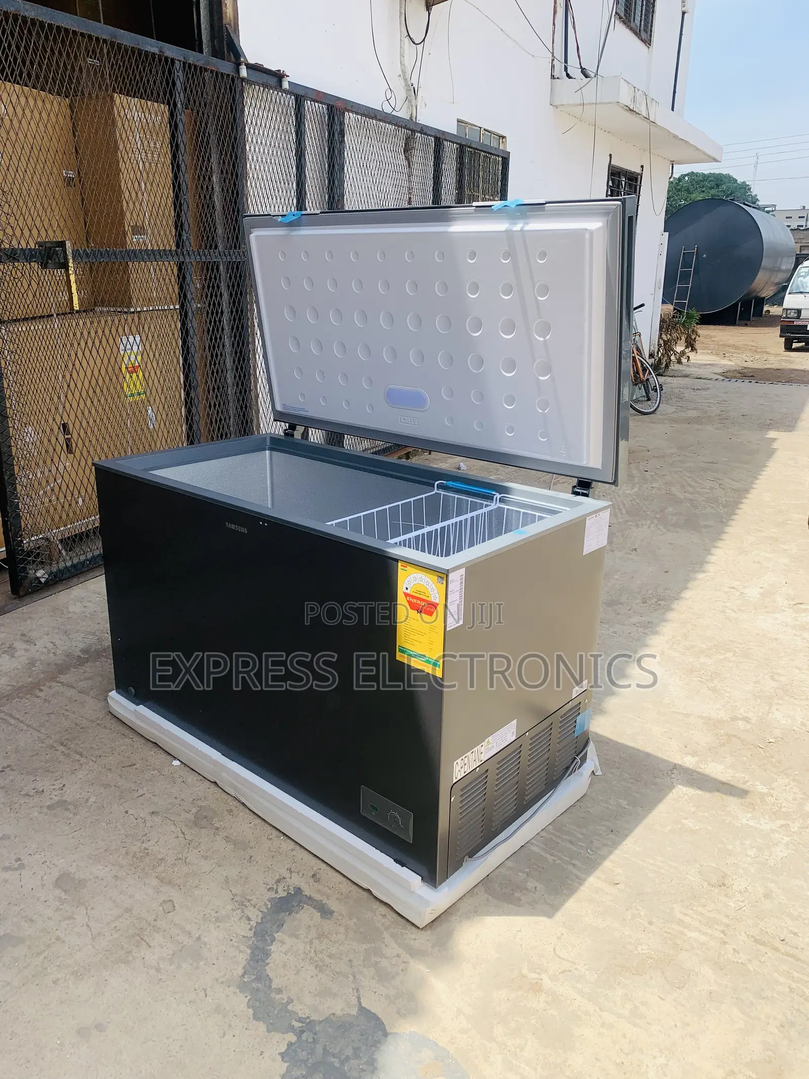 Shop the New Chest Freezer Single Door Dark Grey 371l