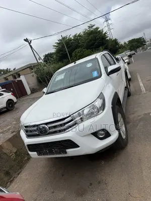 Toyota Hilux Rugged X 4x4 2019 White