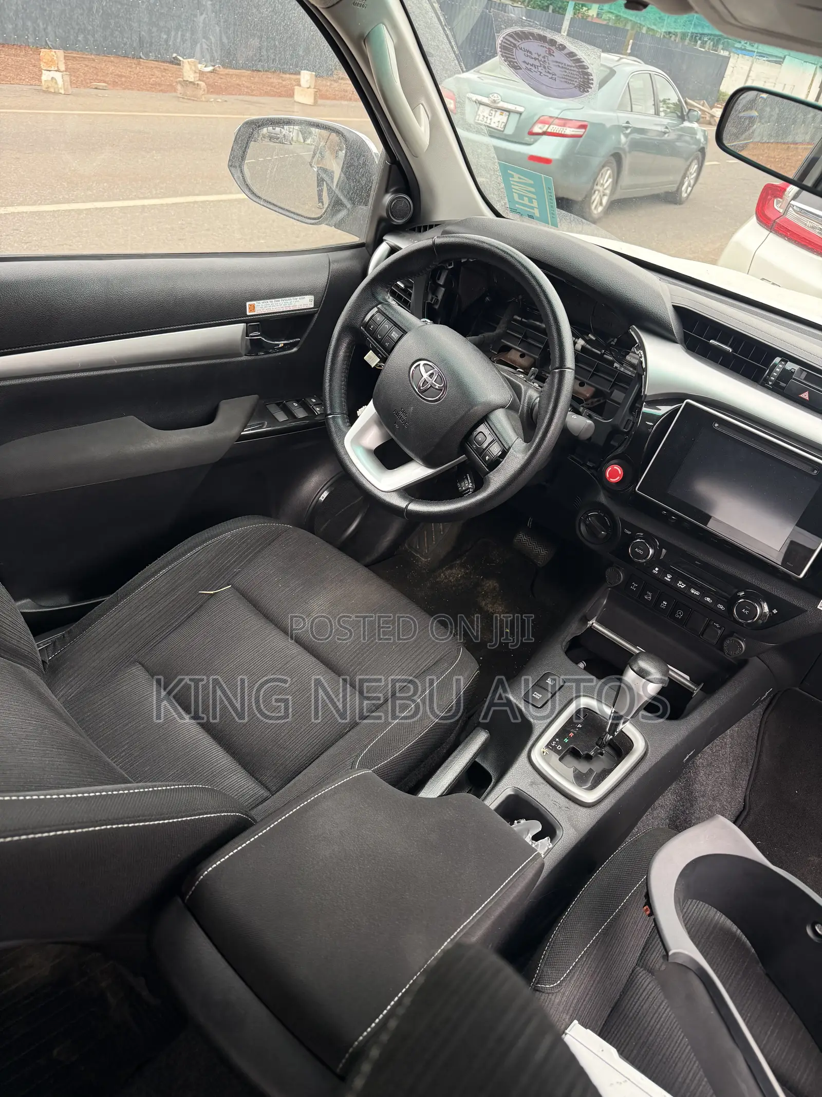 Toyota Hilux Rugged X 4x4 2019 White