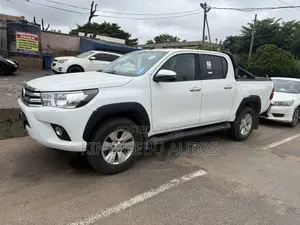 Toyota Hilux Rugged X 4x4 2019 White