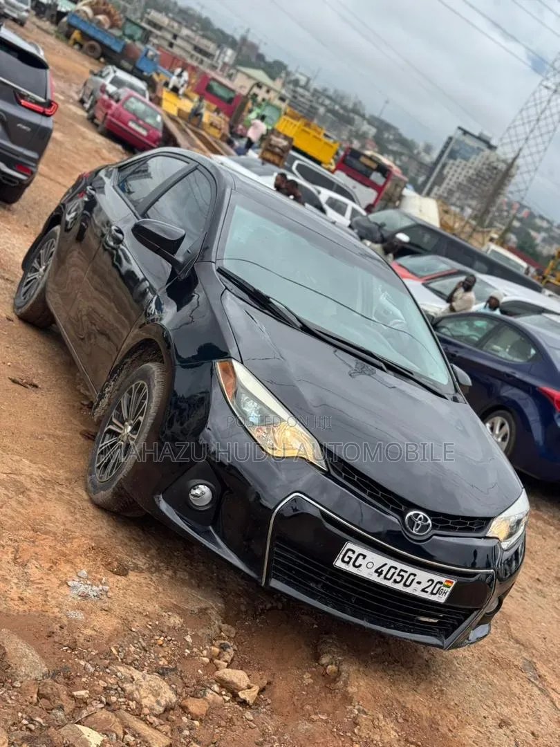 Toyota Corolla LE 4dr Sedan (1.8L 4cyl CVT) 2015 Black