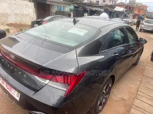 Hyundai Elantra SE 2023 Black