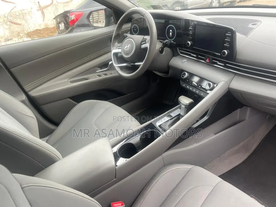 Hyundai Elantra SE 2023 Black