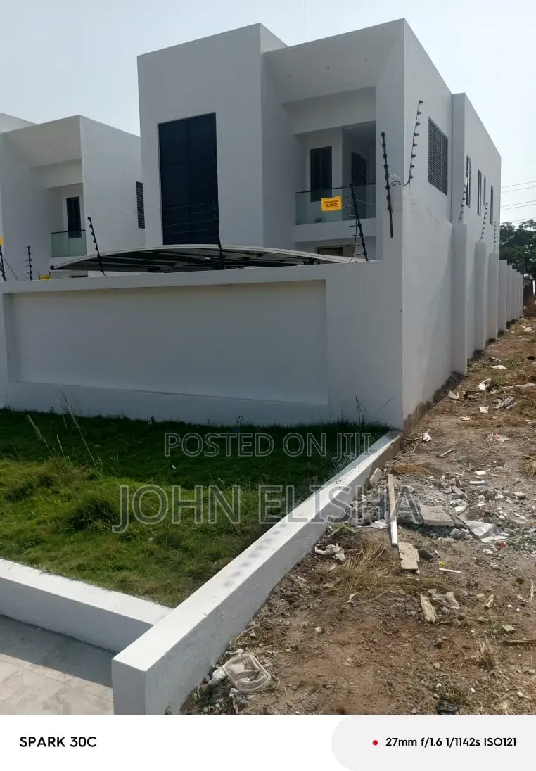 Furnished 5bdrm Mansion in Elisha Homes, American House for sale