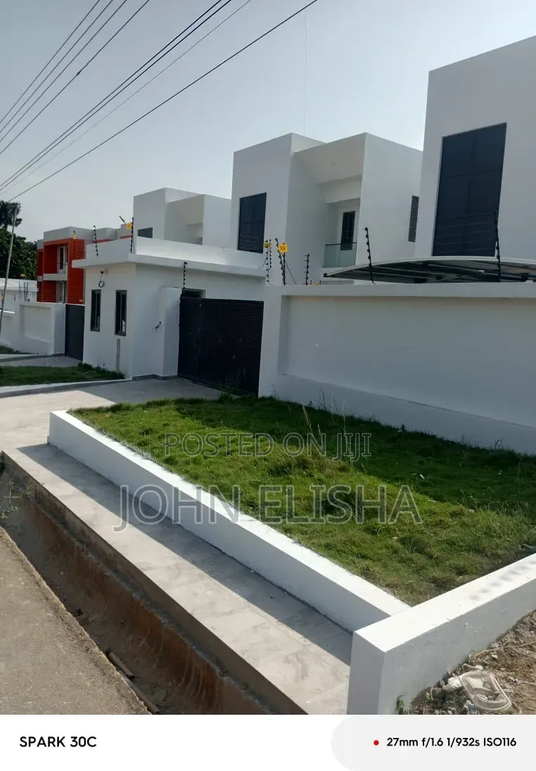 Furnished 5bdrm Mansion in Elisha Homes, American House for sale