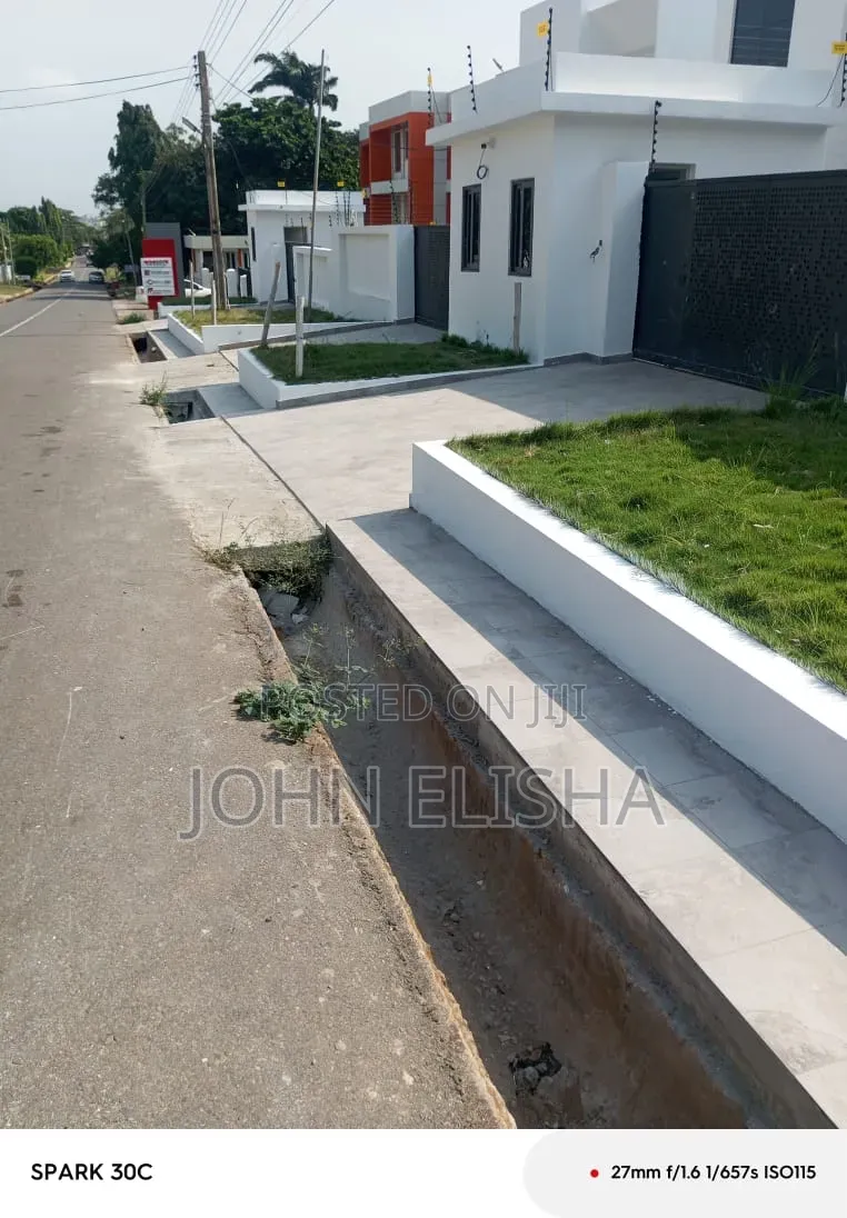 Furnished 5bdrm Mansion in Elisha Homes, American House for sale