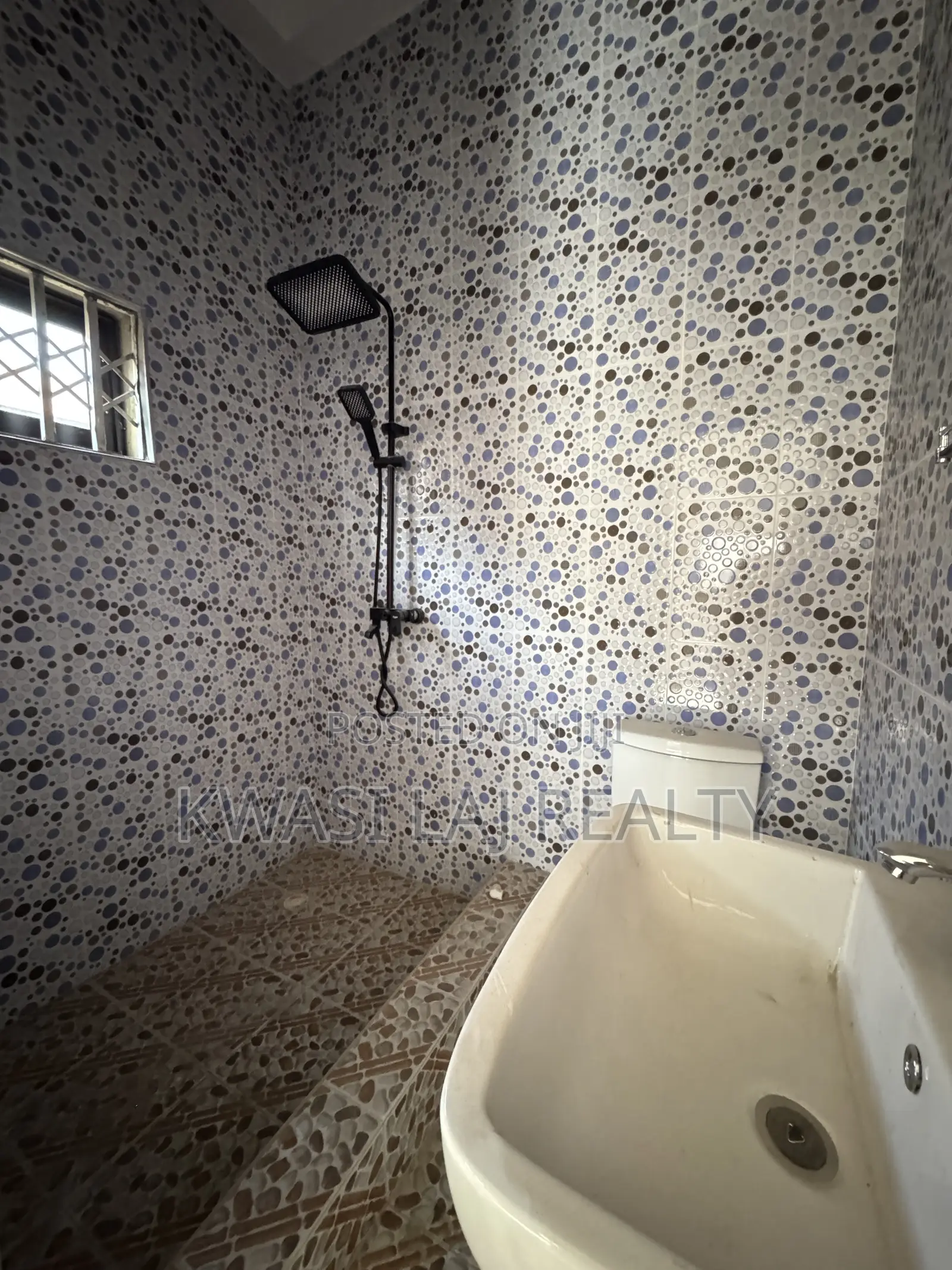 2bdrm Apartment in Pokuase Whitehouse for rent