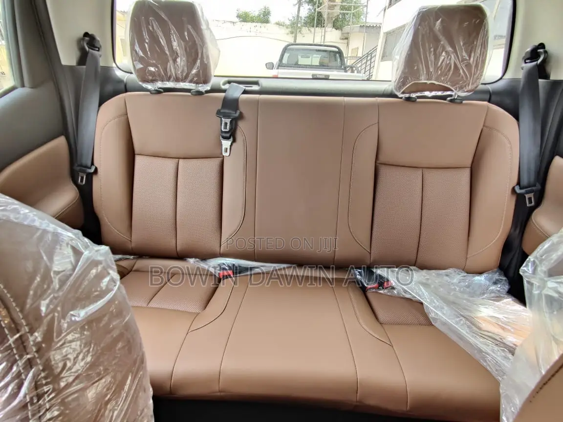New Nissan Pick-Up 2025 Silver