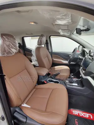 New Nissan Pick-Up 2025 Silver