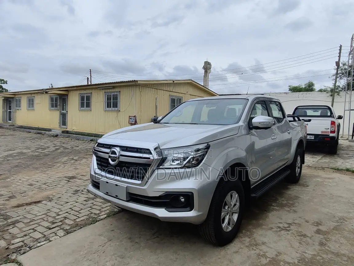 New Nissan Pick-Up 2025 Silver