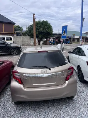 Toyota Vitz 1.3 AWD 5dr 2014 Beige