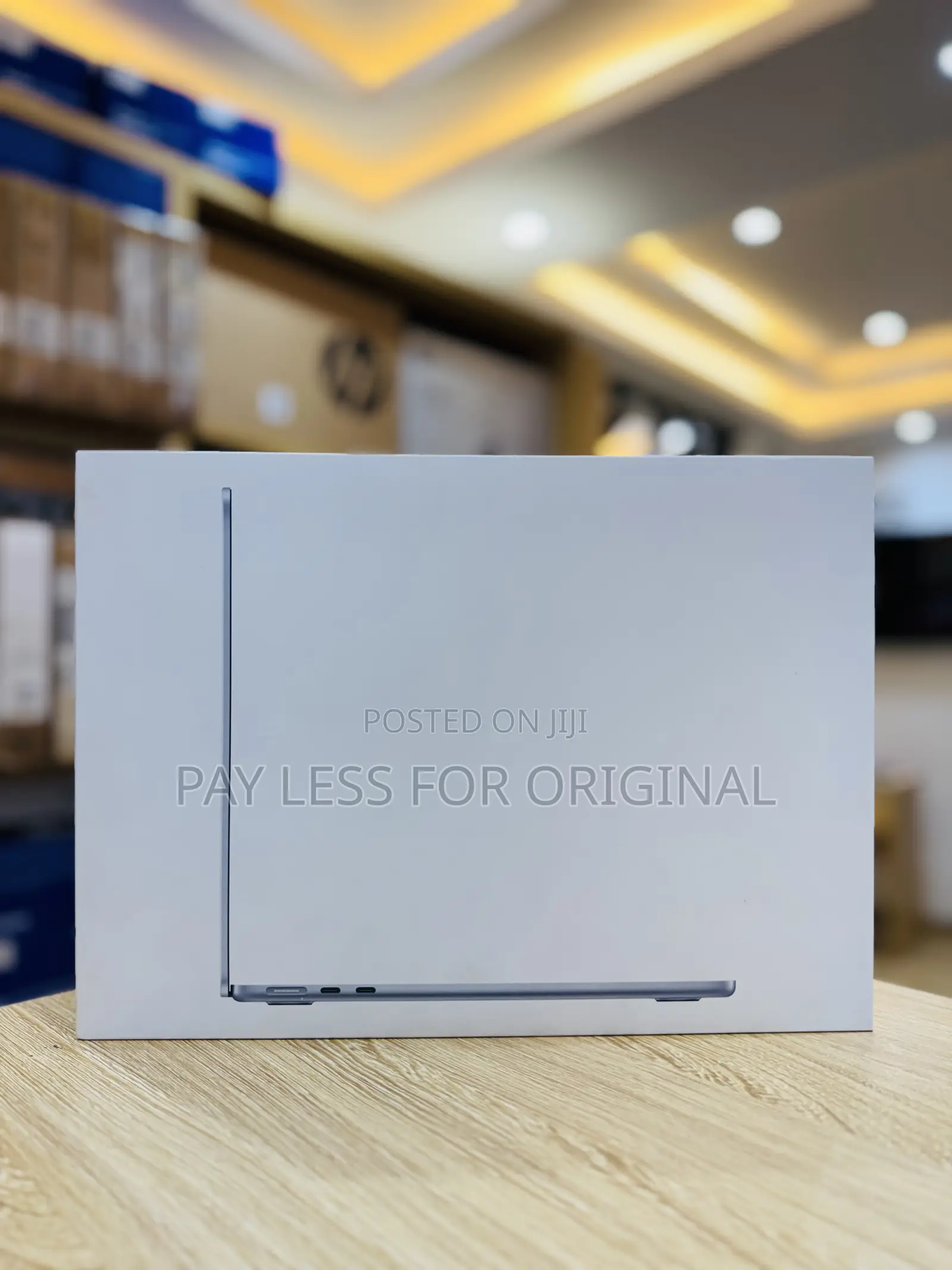 New Laptop Apple MacBook Air 2025 M4 13-inch 16GB Apple M4 SSD 256GB