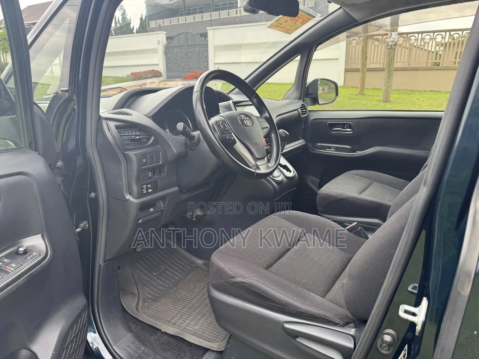 Toyota Voxy 2015 Black