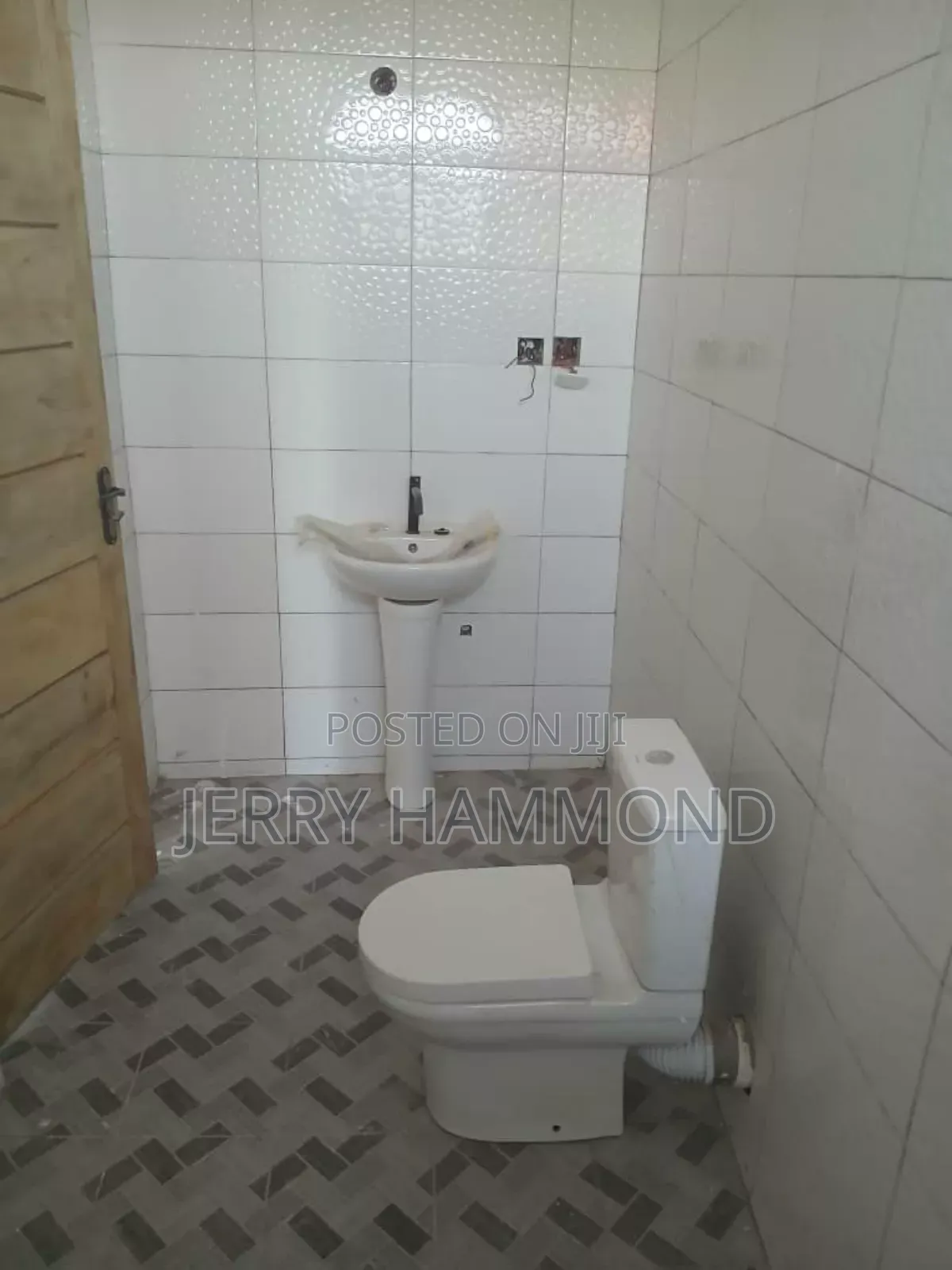1bdrm Apartment in Teshie Lekman for rent