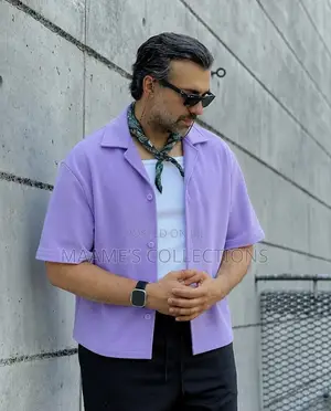 Men’S Textured Short-Sleeve Collared Shirt.