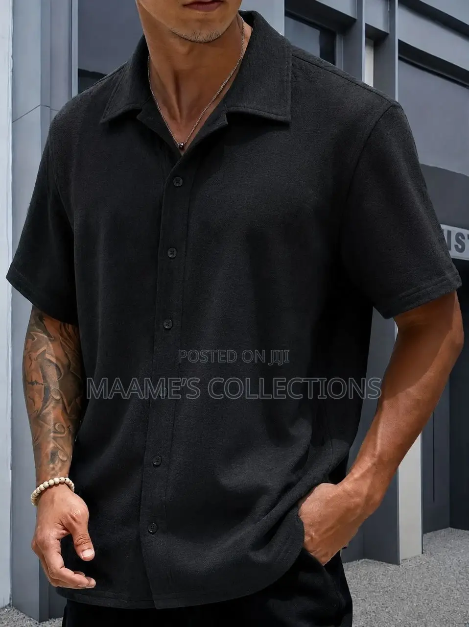 Men’S Textured Short-Sleeve Collared Shirt.