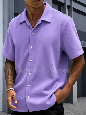 Men’S Textured Short-Sleeve Collared Shirt.