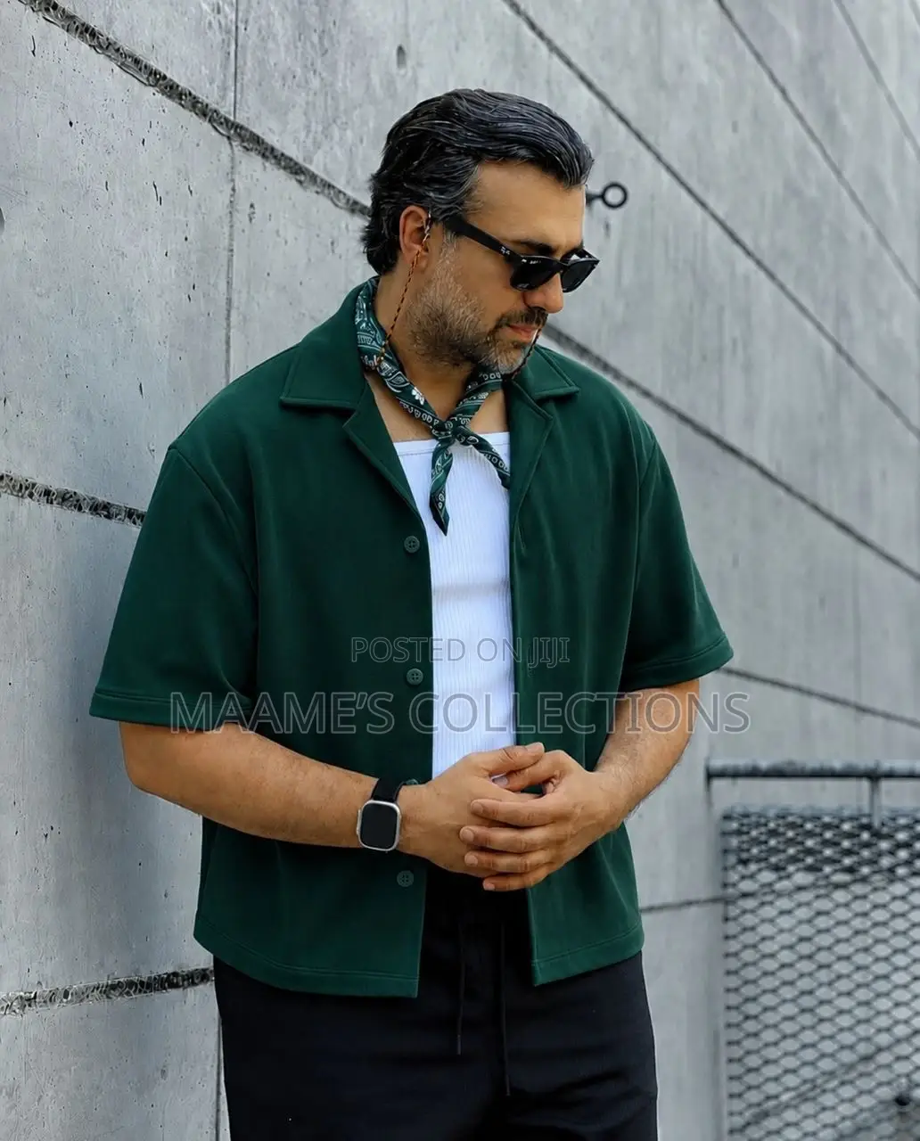 Men’S Textured Short-Sleeve Collared Shirt.