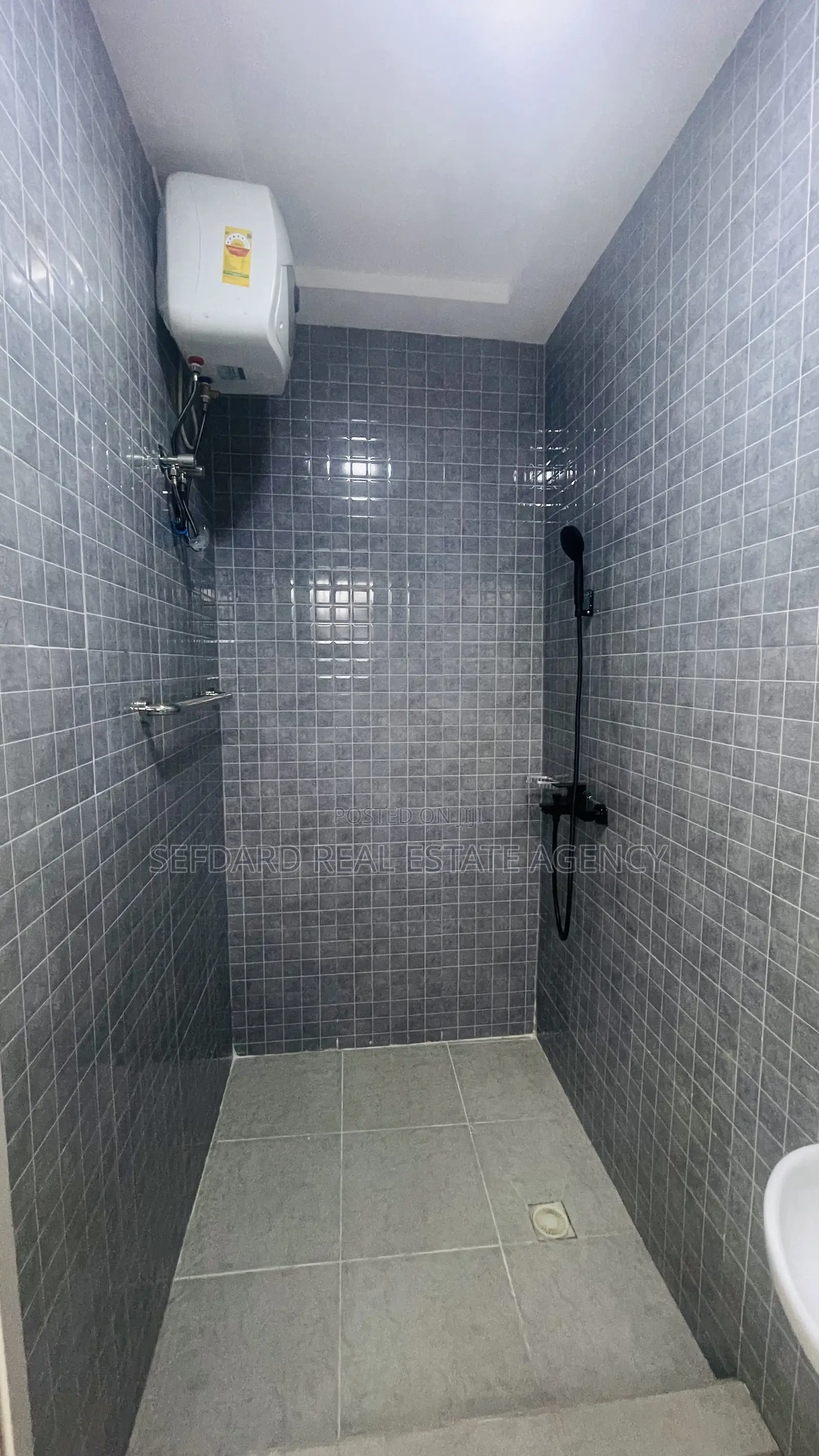 3bdrm House in Sefdard Properties, Amasaman for sale