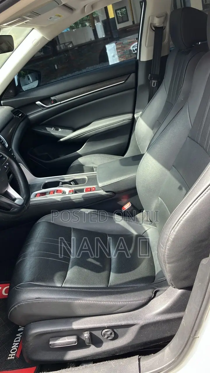 Honda Accord Sport (2.0L 4cyl Turbo 6M) 2019 White