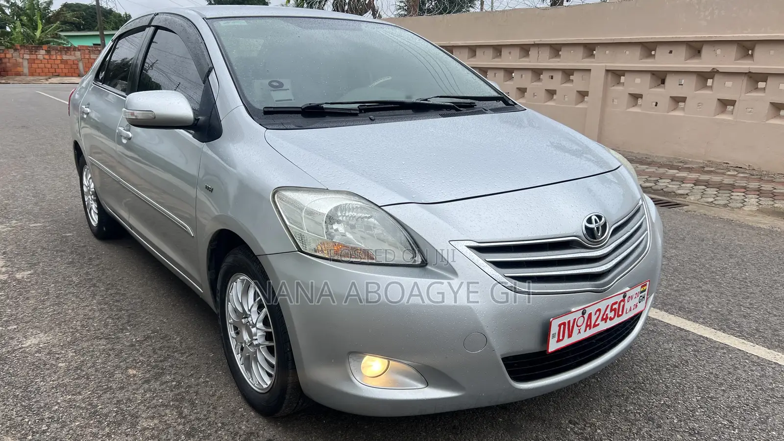 Toyota Yaris 2011 Silver