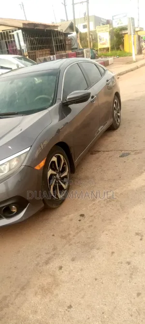 Honda Civic EX-L w/Navi 4dr Hatchback (1.5L 4cyl) 2017