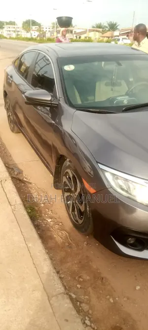 Honda Civic EX-L w/Navi 4dr Hatchback (1.5L 4cyl) 2017