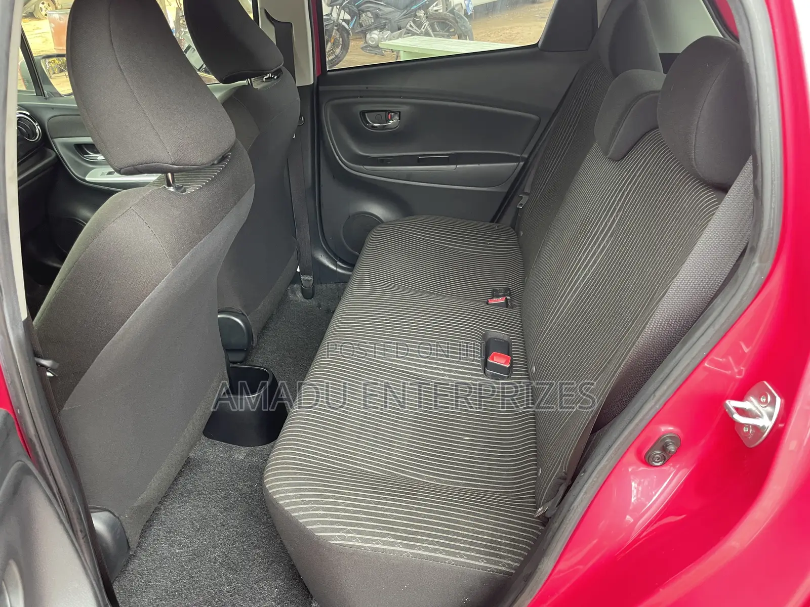 Toyota Vitz 1.3 AWD 5dr 2014 Pink