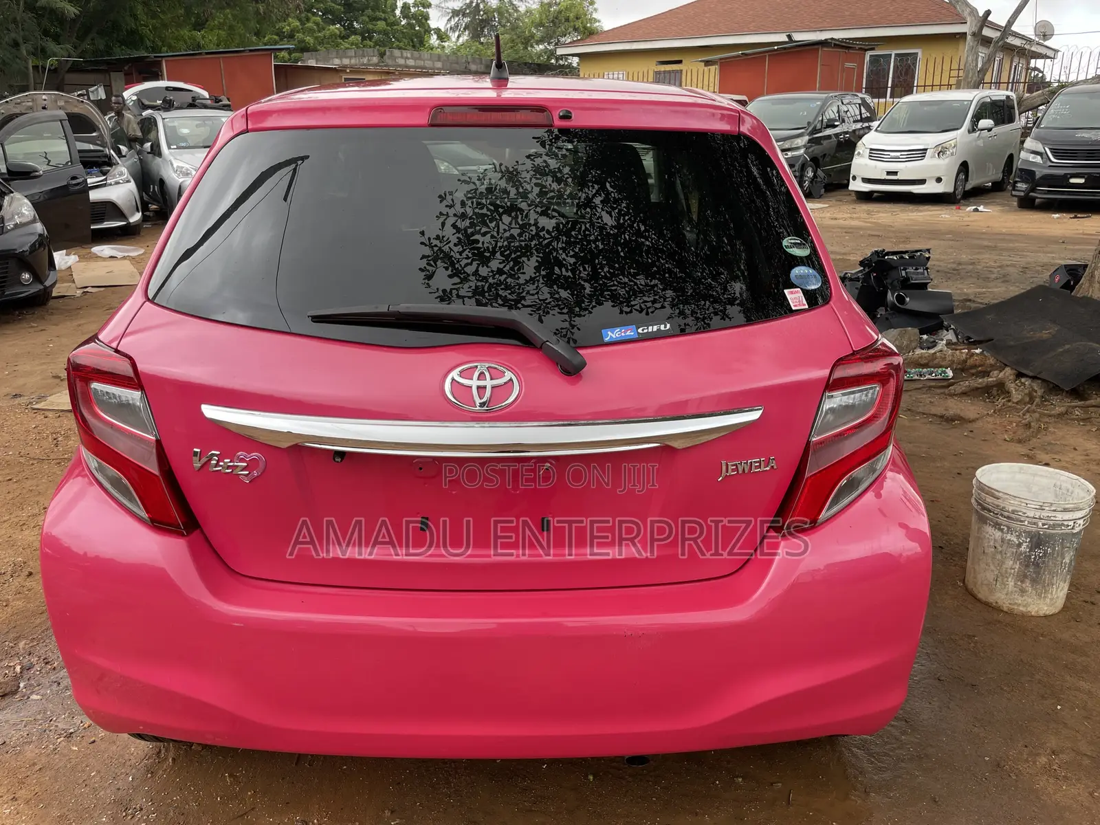 Toyota Vitz 1.3 AWD 5dr 2014 Pink