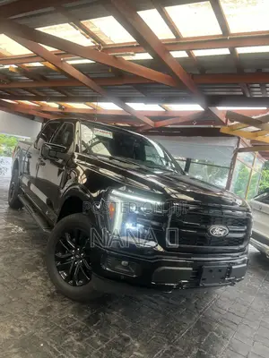 Ford F-150 LARIAT 4WD SuperCrew 6.5' Box 2025 Black