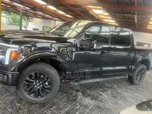 Ford F-150 LARIAT 4WD SuperCrew 6.5' Box 2025 Black