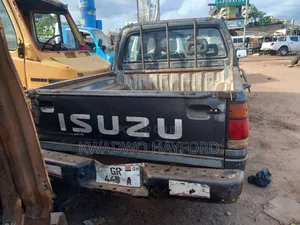 Isuzu KB 1999 Silver