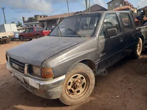 Isuzu KB 1999 Silver