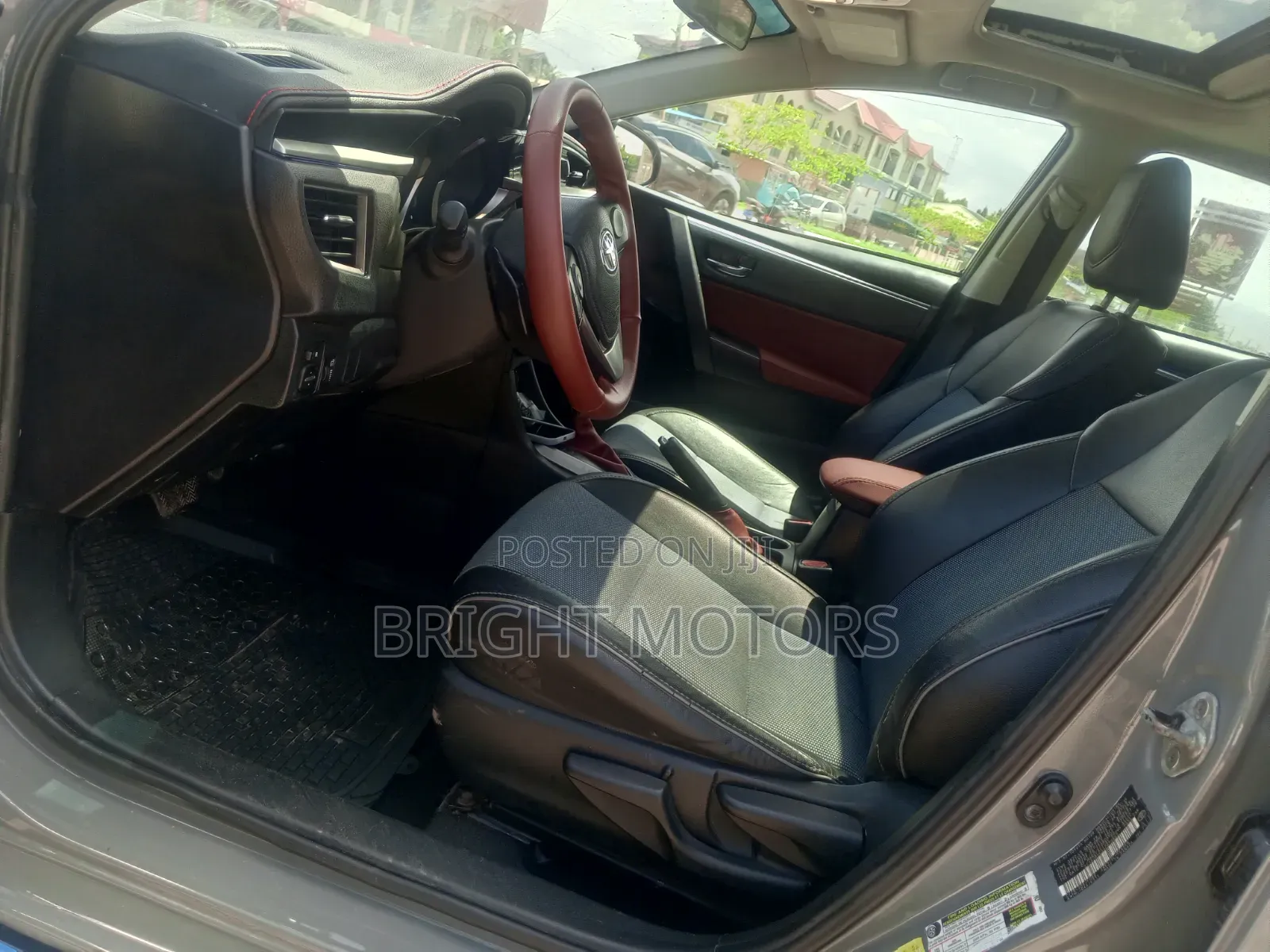 Toyota Corolla LE ECO Premium (1.8L 4cyl CVT) 2016 Gray