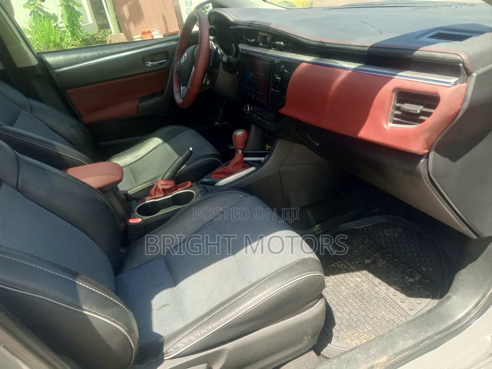 Toyota Corolla LE ECO Premium (1.8L 4cyl CVT) 2016 Gray